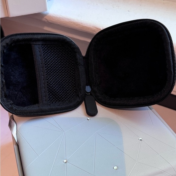 ๐ Stunning Vintage One of A Kind Ellie Rose Snake Skin Ear Buds Case ๐ - Picture 14 of 16